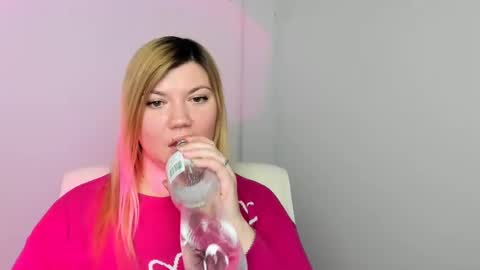 Molly online show from February 5, 3:52 pm