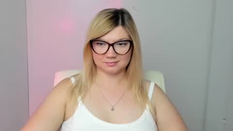 Molly online show from September 15, 11:32 am