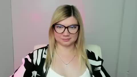 Molly online show from September 21, 11:34 am