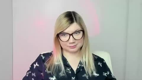 Molly online show from October 20, 11:43 am