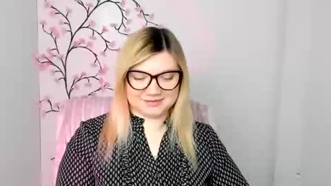 Molly online show from January 6, 12:53 pm