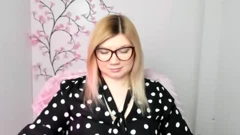 Molly online show from January 18, 12:42 pm