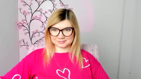 Molly online show from February 25, 12:37 pm