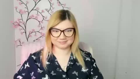 Molly online show from March 5, 12:56 pm