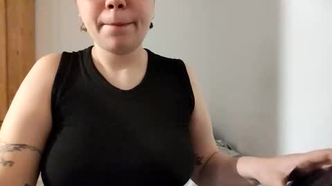 Molly Pop online show from October 21, 11:27 pm