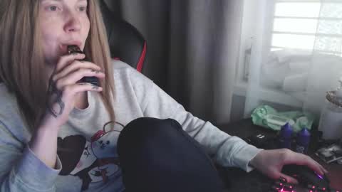 I have new photos come and see with love Molly online show from September 22, 2:30 pm