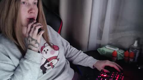 I have new photos come and see with love Molly online show from November 21, 12:32 am