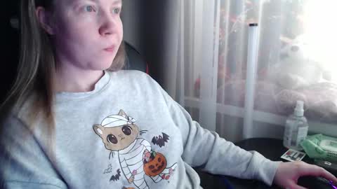 I have new photos come and see with love Molly online show from February 24, 7:17 am