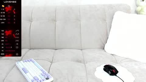 Snapshot of molly_sweetbaby chatting on February 25, 1:28 pm Ill tell you when were private online show from February 25, 1:28 pm