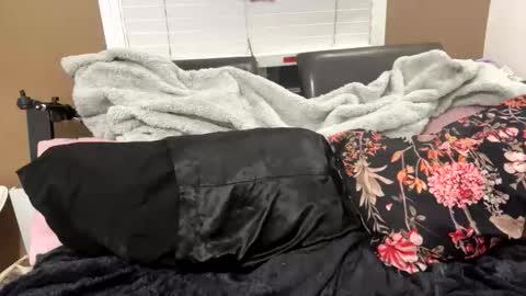 Snapshot of molly_theslut chatting on November 6, 8:59 am molly_theslut online show from November 6, 8:59 am