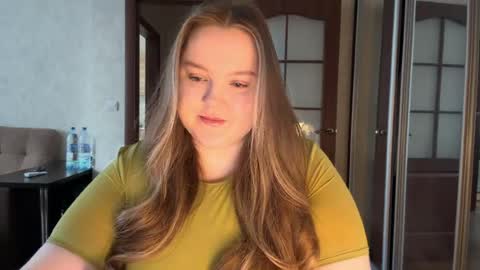 Snapshot of mollyas chatting on June 30, 10:05 am Alice online show from June 30, 10:05 am
