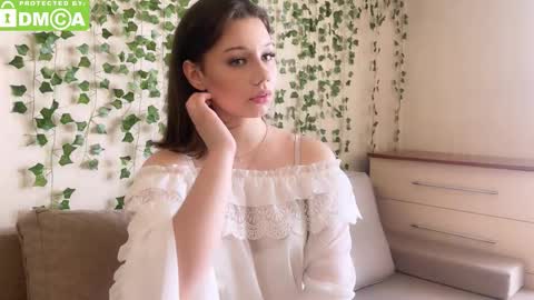 Molly online show from March 26, 11:49 am