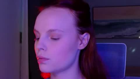 Molly online show from April 27, 8:01 am