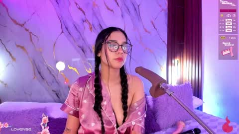 Snapshot of mollylewis18 chatting on April 17, 8:12 pm New girl Emily Valentina Michelle online show from April 17, 8:12 pm