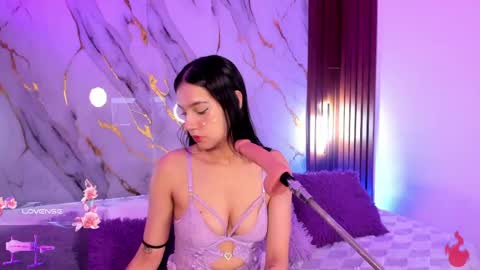 Snapshot of mollylewis18 chatting on April 20, 8:43 pm New girl Emily Valentina Michelle online show from April 20, 8:43 pm