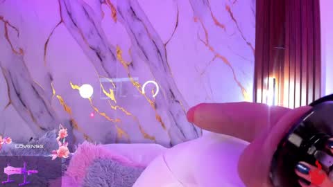 Snapshot of mollylewis18 chatting on April 28, 2:27 am New girl Emily Valentina Michelle online show from April 28, 2:27 am