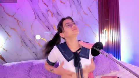 Snapshot of mollylewis18 chatting on May 9, 2:55 pm New girl Emily Valentina Michelle online show from May 9, 2:55 pm