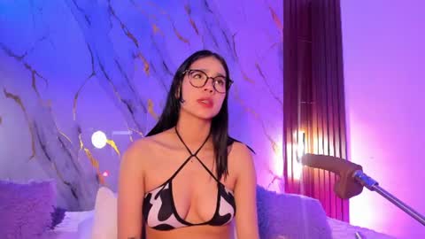 Snapshot of mollylewis18 chatting on June 30, 8:54 pm New girl Emily Valentina Michelle online show from June 30, 8:54 pm