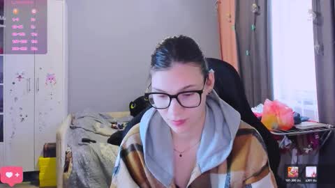  KIRA  online show from February 10, 4:38 am