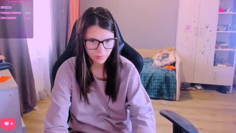  KIRA  online show from March 5, 3:24 am