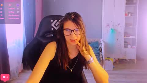  KIRA  online show from March 25, 4:18 am