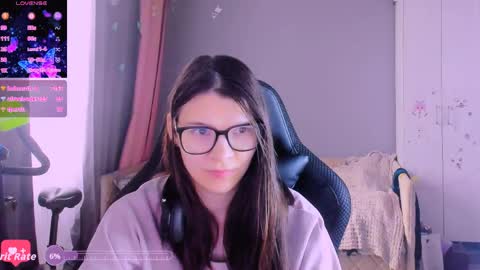  KIRA  online show from April 8, 6:02 am