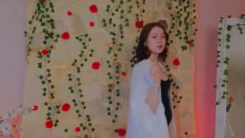 Snapshot of mollymmay chatting on February 14, 10:34 am Molly online show from February 14, 10:34 am