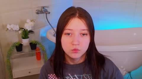 Snapshot of mollymmay chatting on March 3, 10:10 am Molly online show from March 3, 10:10 am