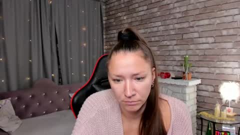 hi im Molly heregreat boobs big heart  warm pussy  online show from May 26, 1:01 am