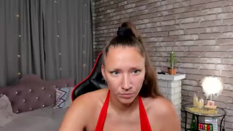 Snapshot of mollynay chatting on July 3, 12:17 am hi im Molly heregreat boobs big heart warm pussy online show from July 3, 12:17 am