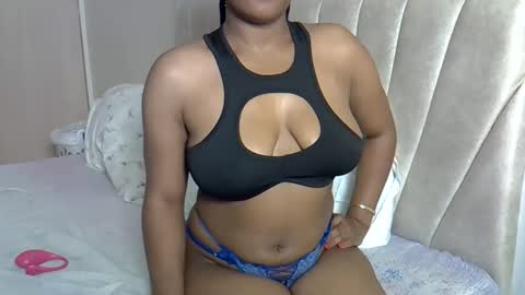 mollyn online show from April 19, 8:02 am