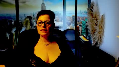 Snapshot of mollysun chatting on November 17, 8:25 pm MollySun Nina Randmann online show from November 17, 8:25 pm