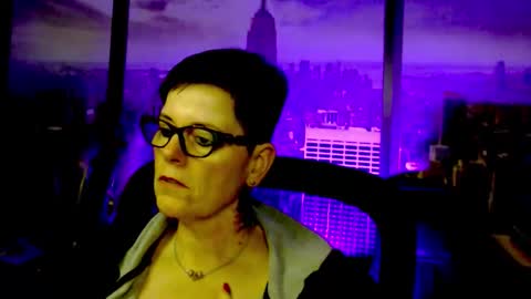 Snapshot of mollysun chatting on December 4, 7:11 pm MollySun Nina Randmann online show from December 4, 7:11 pm