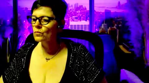 Snapshot of mollysun chatting on May 31, 4:36 pm MollySun Nina Randmann online show from May 31, 4:36 pm