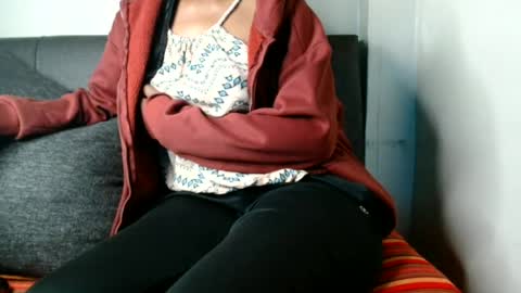 Snapshot of mollyxxxarial chatting on June 18, 9:14 am Molly online show from June 18, 9:14 am