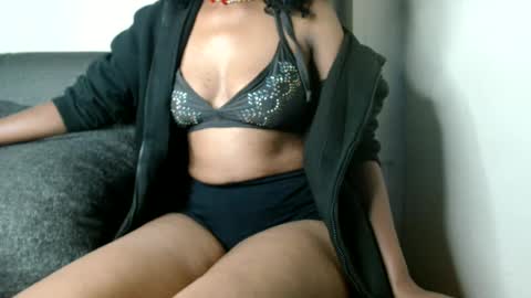 Snapshot of mollyxxxarial chatting on June 19, 2:21 pm Molly online show from June 19, 2:21 pm