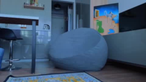 Molly online show from November 16, 9:15 am