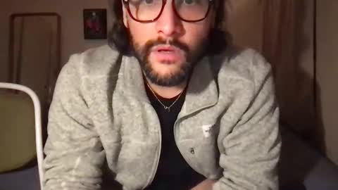 molten_escargot online show from December 15, 9:13 am