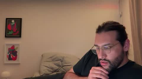 molten_escargot online show from December 30, 9:48 am