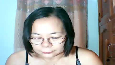 Snapshot of mombastic55 chatting on May 21, 8:49 pm mombastic55 online show from May 21, 8:49 pm