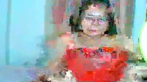 Snapshot of mombastic55 chatting on May 25, 1:17 pm mombastic55 online show from May 25, 1:17 pm