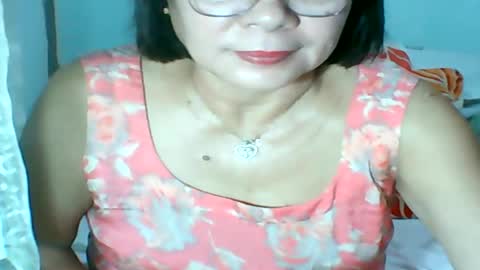 Snapshot of mombastic55 chatting on June 13, 9:07 am mombastic55 online show from June 13, 9:07 am