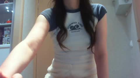 Snapshot of momentbeforedown chatting on December 8, 8:58 pm Hailey online show from December 8, 8:58 pm