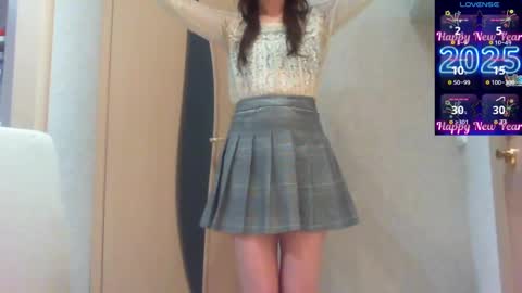 Snapshot of momentbeforedown chatting on January 5, 2:38 am Hailey online show from January 5, 2:38 am