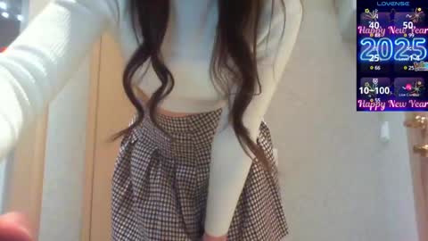 Snapshot of momentbeforedown chatting on January 5, 8:42 pm Hailey online show from January 5, 8:42 pm