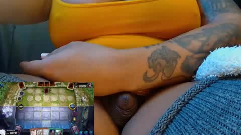 Snapshot of mommi_sh3d3vil chatting on April 6, 7:26 pm MOMMI SH3DEVIL online show from April 6, 7:26 pm
