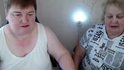 Snapshot of mommy99x chatting on March 2, 7:32 am Mommy99X online show from March 2, 7:32 am