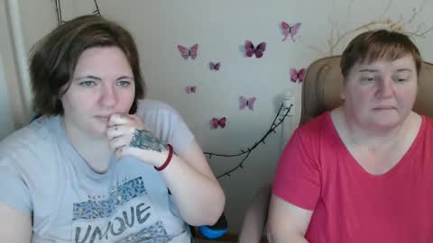 Snapshot of mommy99x chatting on March 6, 8:05 pm Mommy99X online show from March 6, 8:05 pm