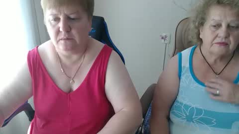 Snapshot of mommy99x chatting on September 22, 11:12 am Mommy99X online show from September 22, 11:12 am