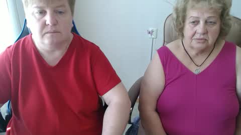 Snapshot of mommy99x chatting on September 23, 7:44 am Mommy99X online show from September 23, 7:44 am